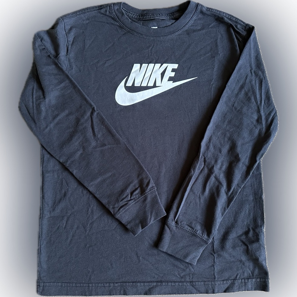 Nike long sleeve tee size medium black